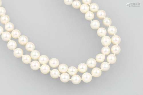 2-row necklace made of akoya cultured pearls