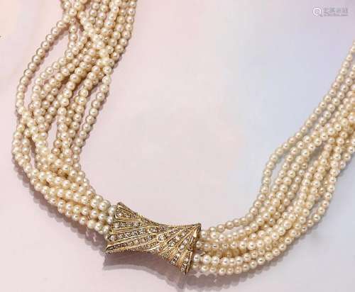 9-row pearl necklace with brilliants