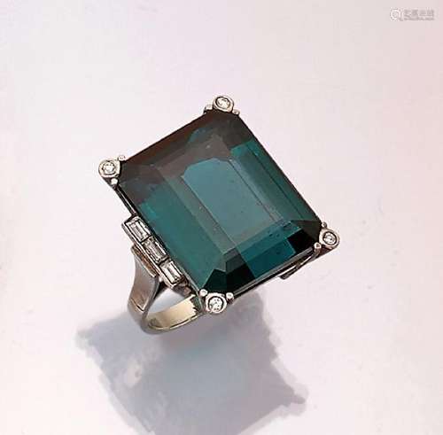 18 kt gold ring with tourmaline and diamonds