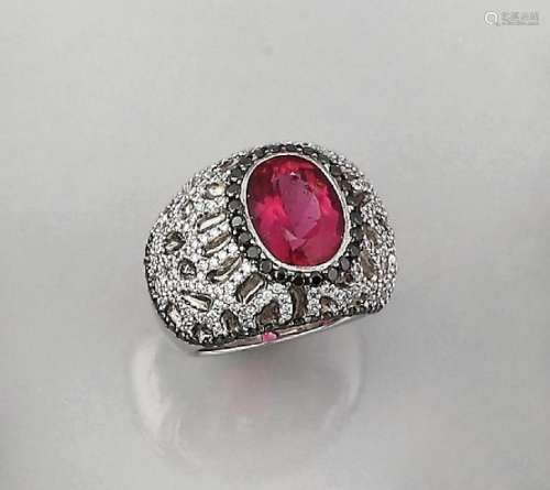 18 kt gold ring with rubellite and brilliants