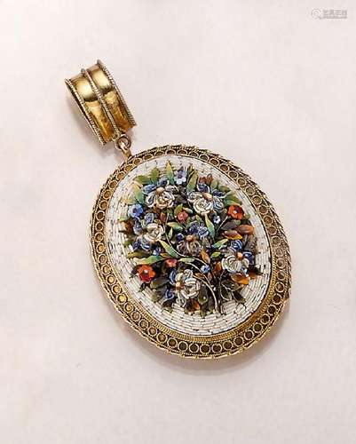 14 kt gold locketpendant with glassmosaic