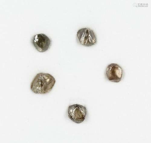 Lot 5 rough diamonds, total approx. 5.48 ct