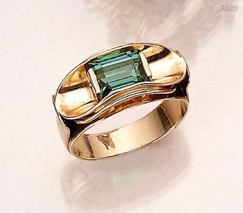 14 kt gold ring with tourmaline