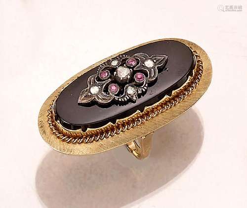 14 kt gold marquise ring with onyx, diamonds and