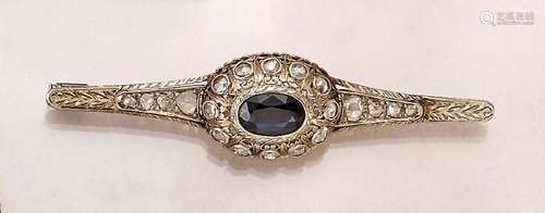 18 kt gold brooch with diamonds and sapphire