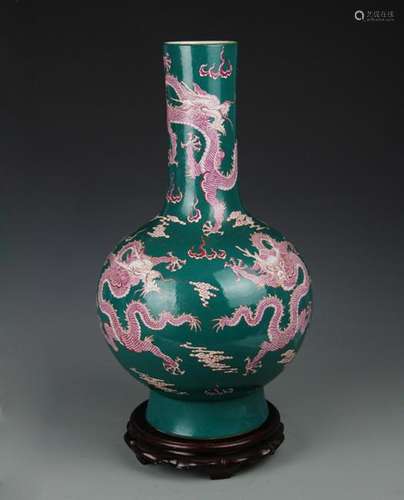 GREEN GLAZED FAMILLE ROSE DRAGON PATTERN VASE