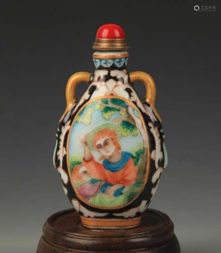 A FINELY CHARACTER PAINTED PORCELAIN SNUFF BOTTLE
