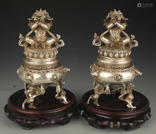 PAIR OF BRONZE TRIPOD FOOT KINGKONG AROMATHERAPY BURNER