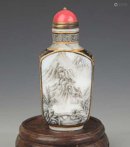 A LANDSCAPE PAINTED GLASS SNUFF BOTTLE