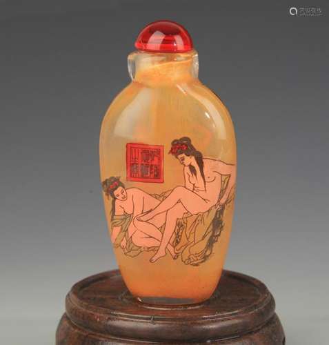 A CHARACTER PAINTED GLASS SNUFF BOTTLE