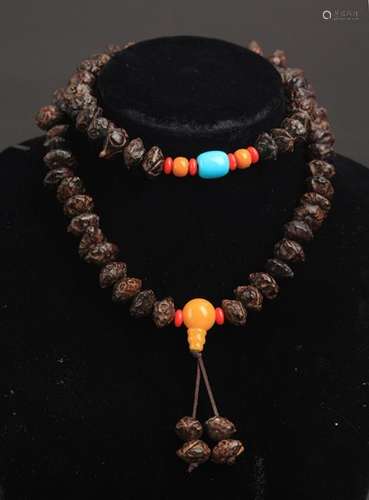 A FINE PU TI SEED PRAYER BEADS NECKLACE