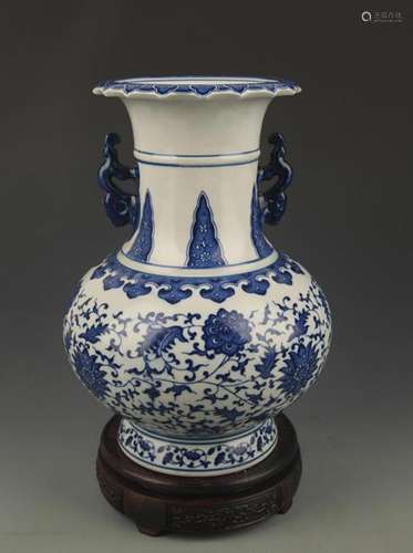 BLUE AND WHITE LOTUS FLOWER PATTERN PORCELAIN VASE