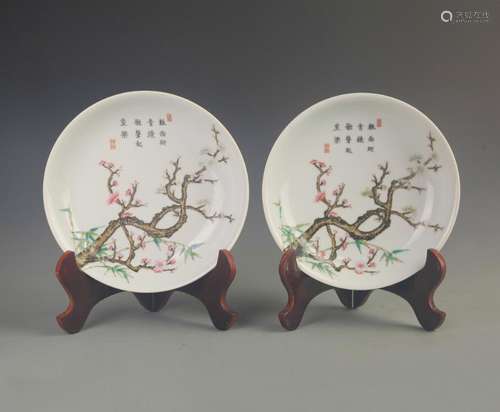 PAIR OF FAMILLE ROSE PLUM TREE PAINTED PORCELAIN PLATE