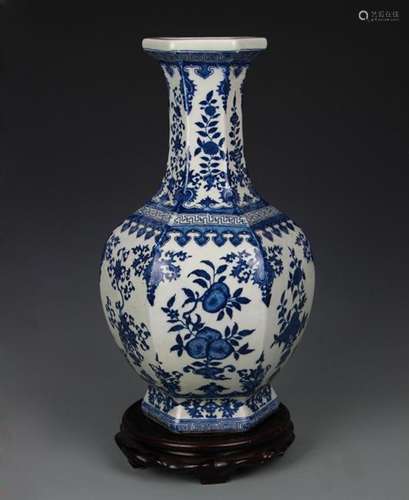 A BLUE AND WHITE FLOWER AND BIRD MEI STYLE VASE