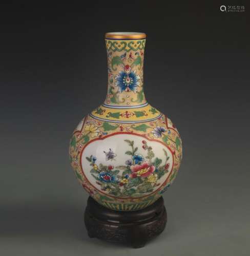 A FAIENCE COLOR FLOWER PATTERN PORCELAIN MOON BOTTLE