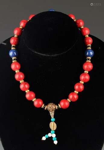 A FINE CORAL NECKLACE