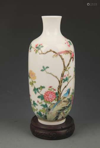 FAMILLE ROSE CHICKEN AND PEONY FLOWER PORCELAIN VASE