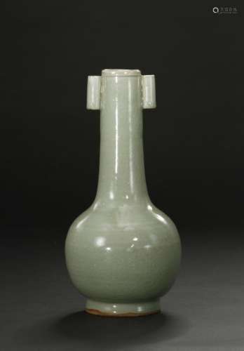 Chinese Lungchuan Celadon Long-Neck Bottle Vase