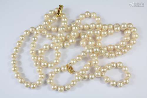 A Cultured Pearl Necklace