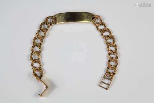 A Gentleman's 9ct Gold Curb Link Bracelet