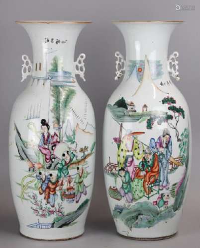 2 Chinese porcelain vases, Republican period