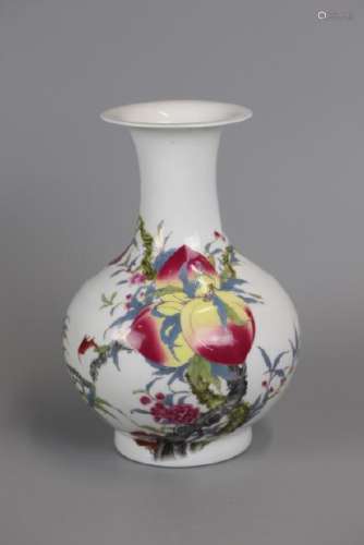 Chinese porcelain vase w/ peach motif