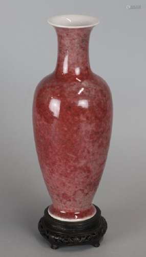 Chinese peach bloom porcelain vase, 19th/20th c.