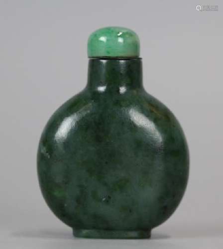 Chinese spinach jade snuff bottle, 19th c.