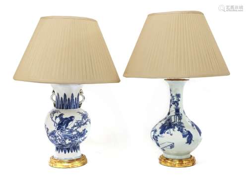 Two Chinese blue and white vase/table lamps,20th century, each mounted on a turned giltwood case and