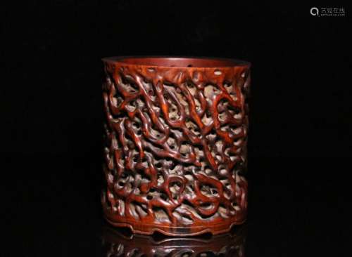 A BAMBOO CARVED HOLLOW PATTERN PEN HOLDER