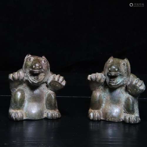 PAIR BRONZE CASTED BEAR SHAPED PENDANT