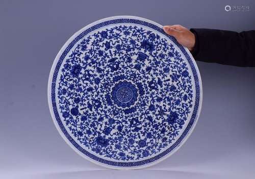 A BLUE&WHITE GLAZE FLORAL CIRCLE PORCELAIN PLATE