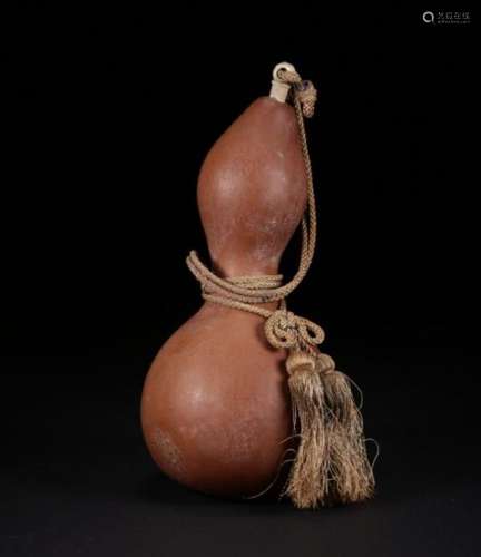 A NATURE GOURD WITH SCAR PATTERN PENDANT