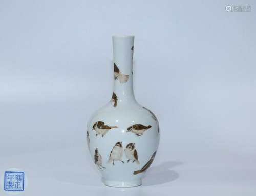 A WHITE GLAZE BIRD PATTERN VASE