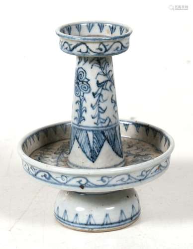 A Chinese Kangxi blue & white temple candlestick, 12.5cms (5ins) high.