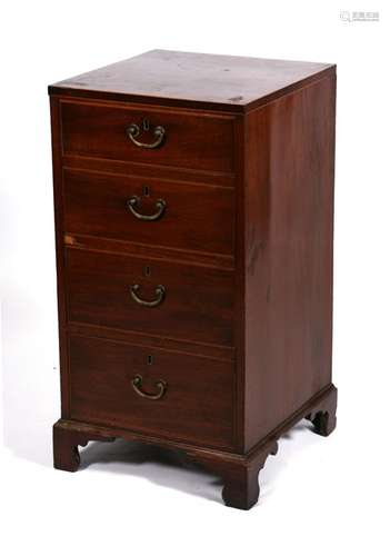 An early 19th century mahogany pedestal chest with four graduated drawers, on bracket feet, 48cms (