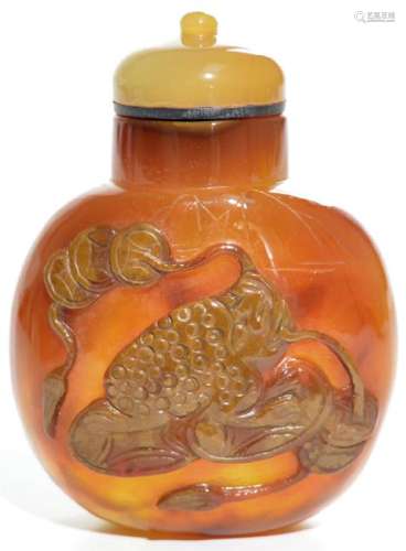 A Large Chinese Agate Snuff Bottle