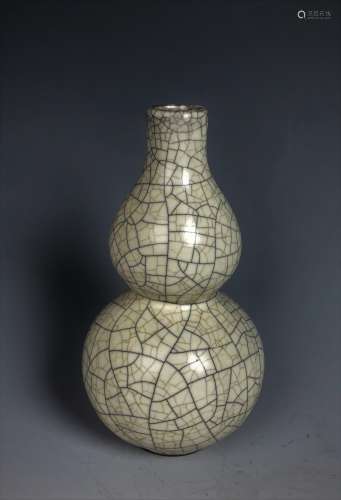 GE Type Double Gourd Porcelain Vase