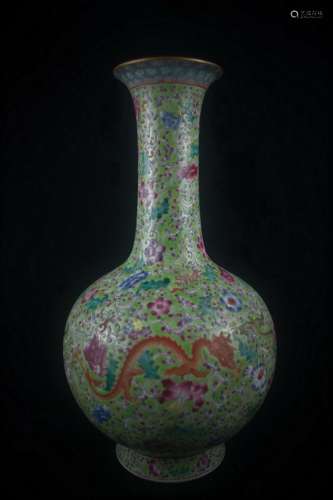 Green Ground Famille Rose Dragon Porcelain Vase Mark