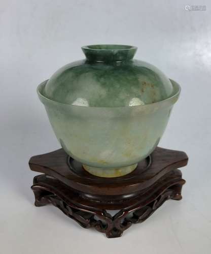 Chinese Green Jadeite Cup and Cover,Qing Dyn