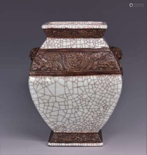 GE Type Porcelain Vase with mark