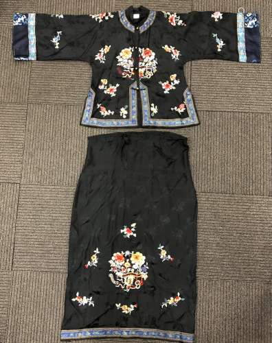 Two Pieces Of Embroidered Silk Robe
