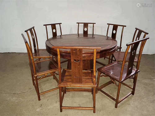 A SET OF ROSEWOOD TABLE&CHAIRS