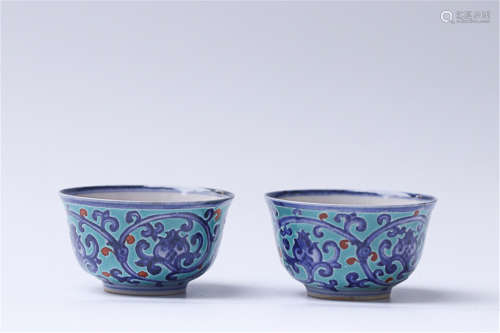 A PAIR OF BLUE&WHITE INTERLOCKED LOTUS PATTERN CUPS