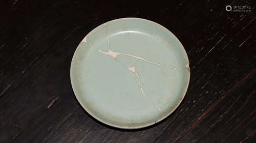 A  PORCELAIN PLATE