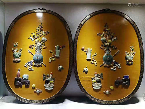 A PAIR OF BLACK PAINT HUNDREDS TREASURES HANGING SCREEN