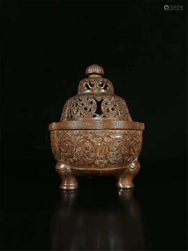 17-19TH CENTURY, A CARVED BAMBOO LOTUS PATTERN TRIPOD CENSER ,QING DYNASTY