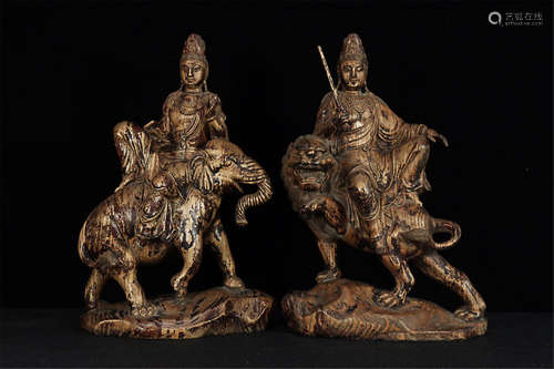 A PAIR OF BODHISATTVA DESIGN NANMU FIGURES