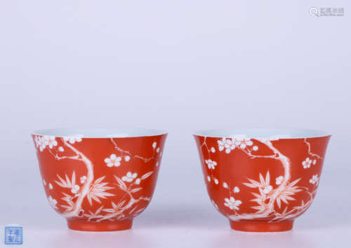 PAIR RED GLAZE PLUME FLOWER PATTERN CUP