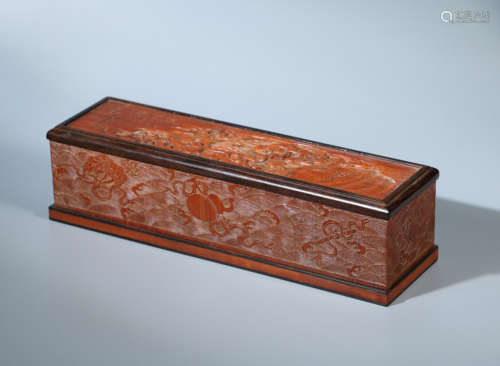 A BAMBOO CARVED FIGURE AND BEAST PATTERN BOX